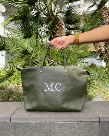 Bolso Catalina Verde Oliva Personalizado con iniciales bordadas M.C