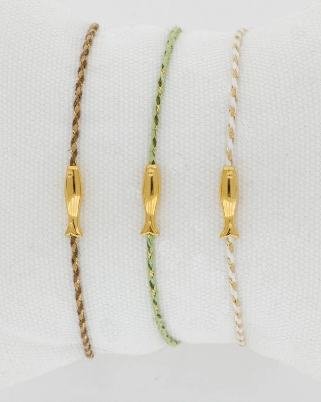 Pulsera pececito hilo