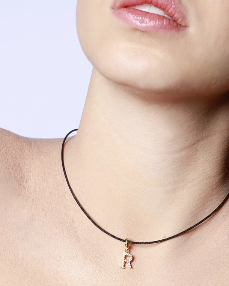 Charm inicial circonitas gold