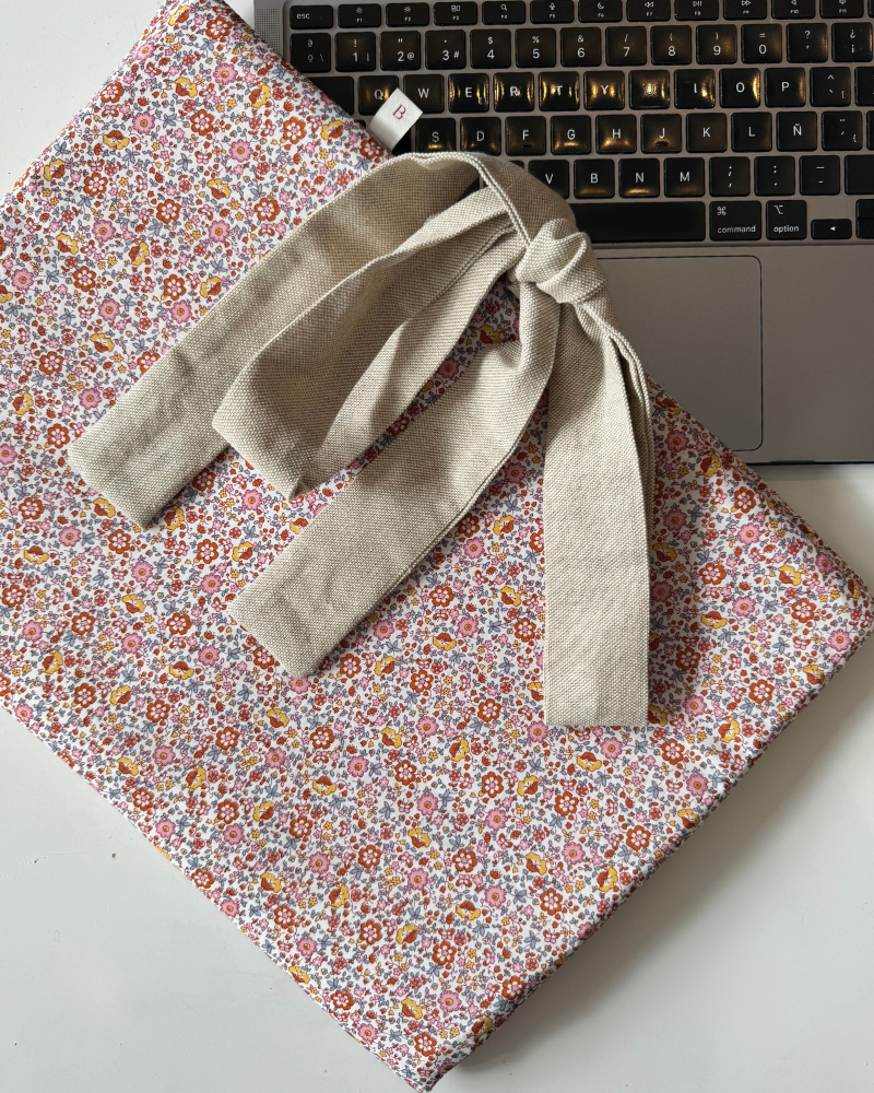 Funda personalizada / Portadocumentos Red Flowers
