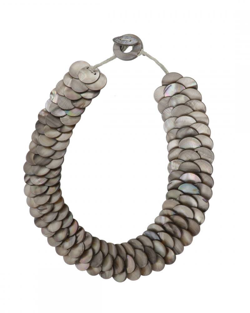 Collar Babero Nacar Gris