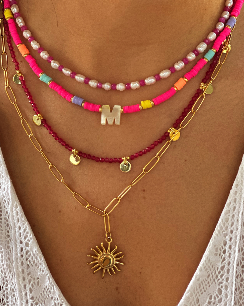 Collar Miyuki Fucsia inicial Nacar