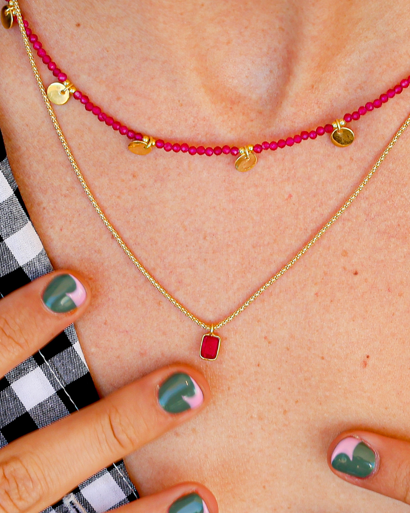 Chocker plaquitas calcedonia fucsia