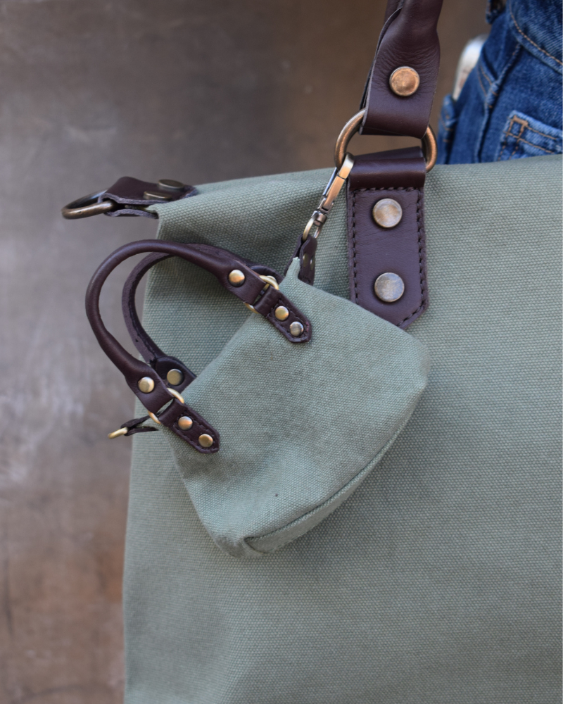 Federica Kaki bag Charm