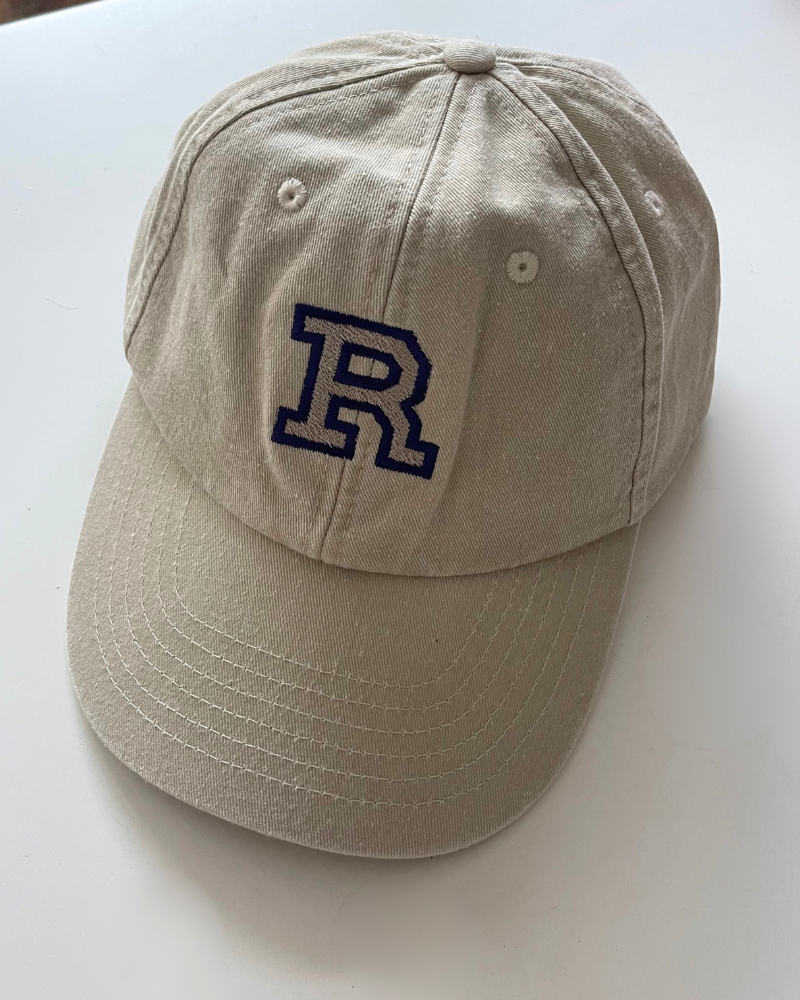 Beige cap with embroidery R