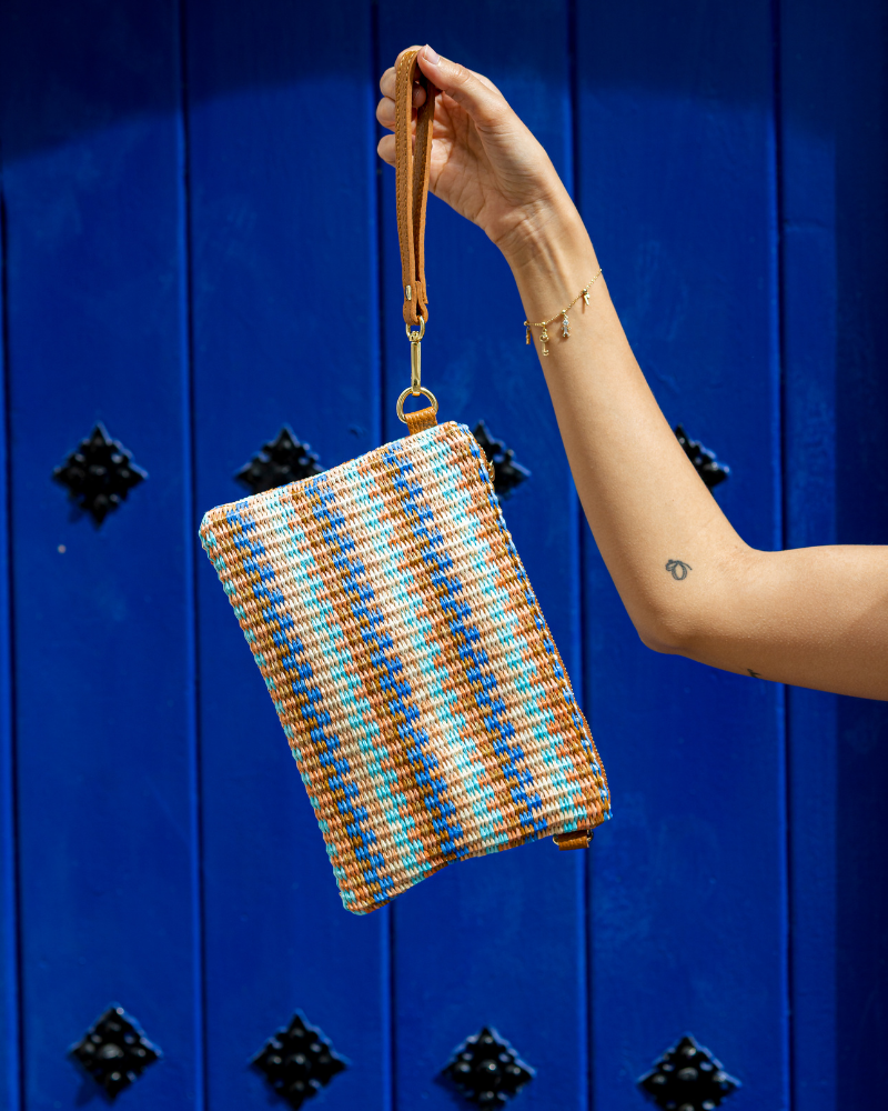 Clutch blue
