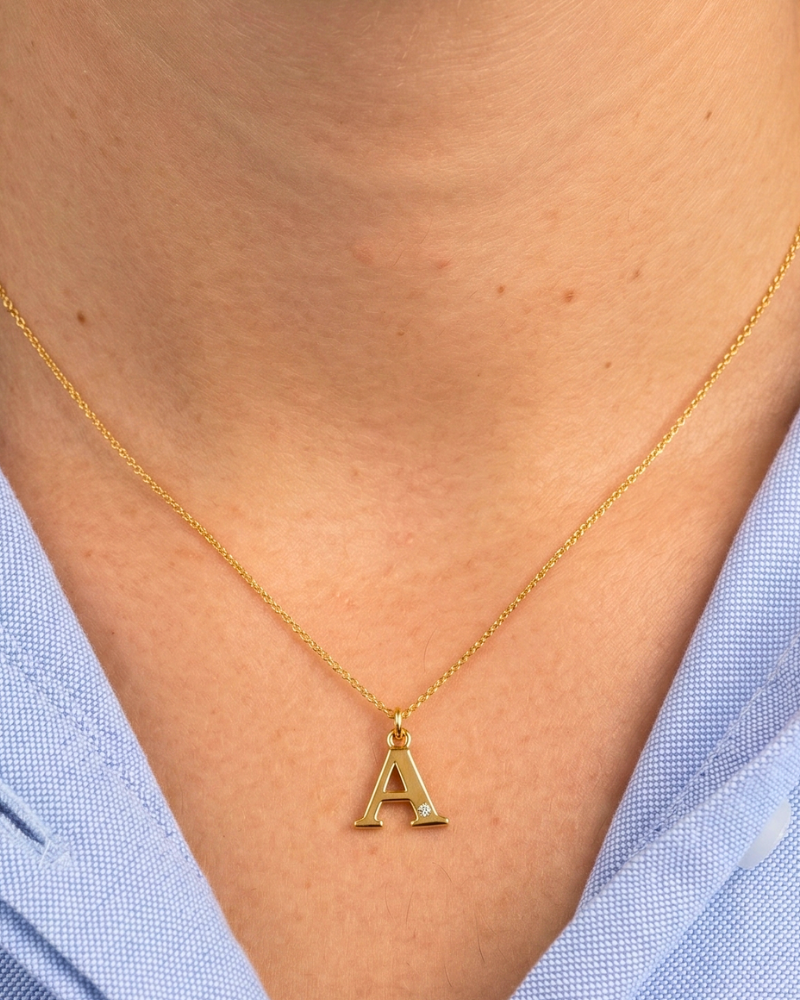 Collar inicial con circonita