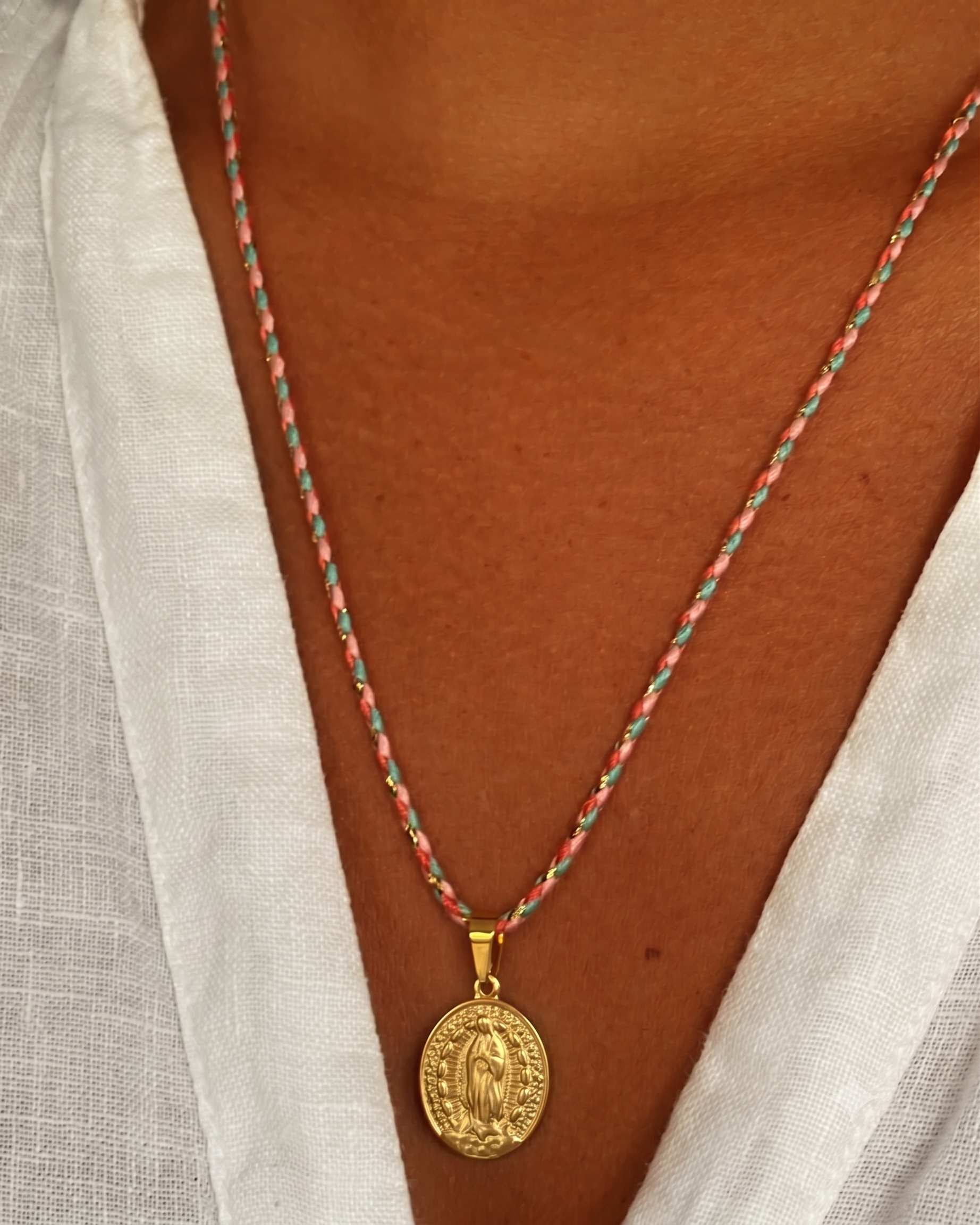 Collar Virgen de Guadalupe Colors