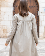 gabardina copenhagen beige vista trasera  fruncido