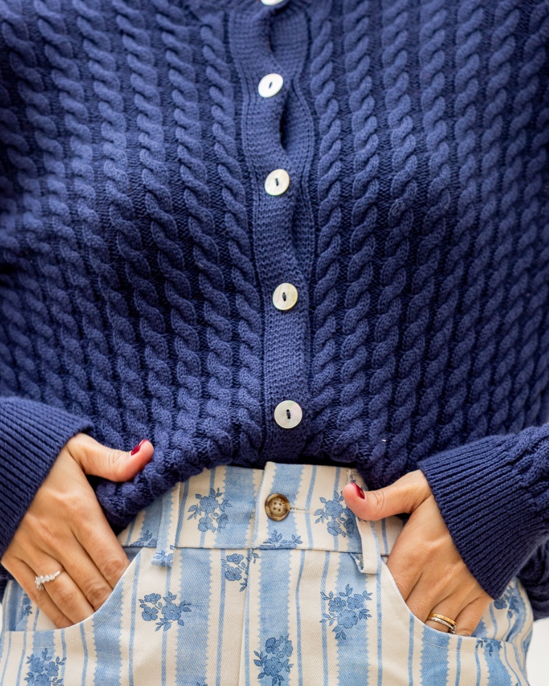 Jersey Blanca azul marino mujer punto trenzado cuello redondo