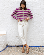 Jersey Valentina rayas beige y fucsia combinado con pantalón Gala