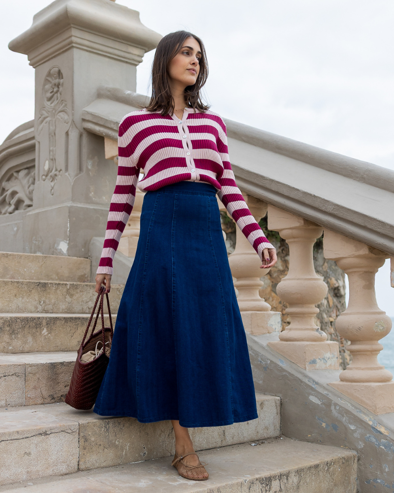 Detalle cierre frontal con botones Jersey Valentina rayas rosa y granate