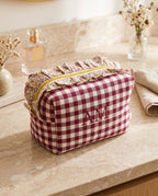 neceser personalizable vichy granate con volante de flores de BanoffeeBCN
