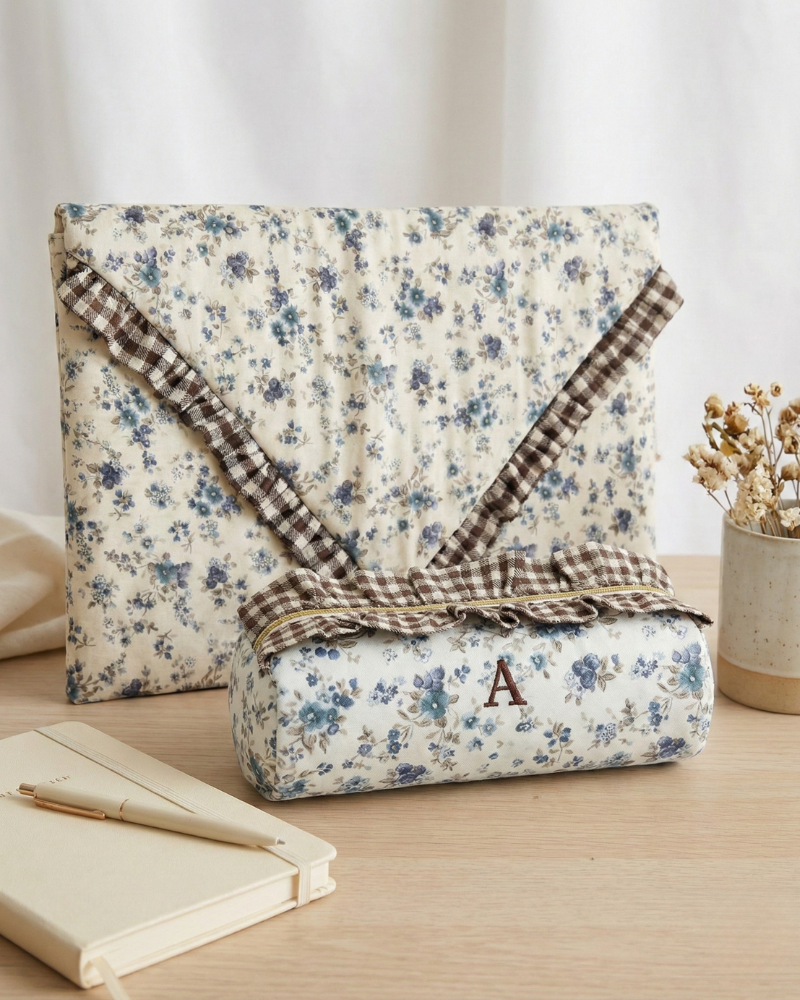 Pack funda de ordenador y estuche personalizados de flores azules Banoffee