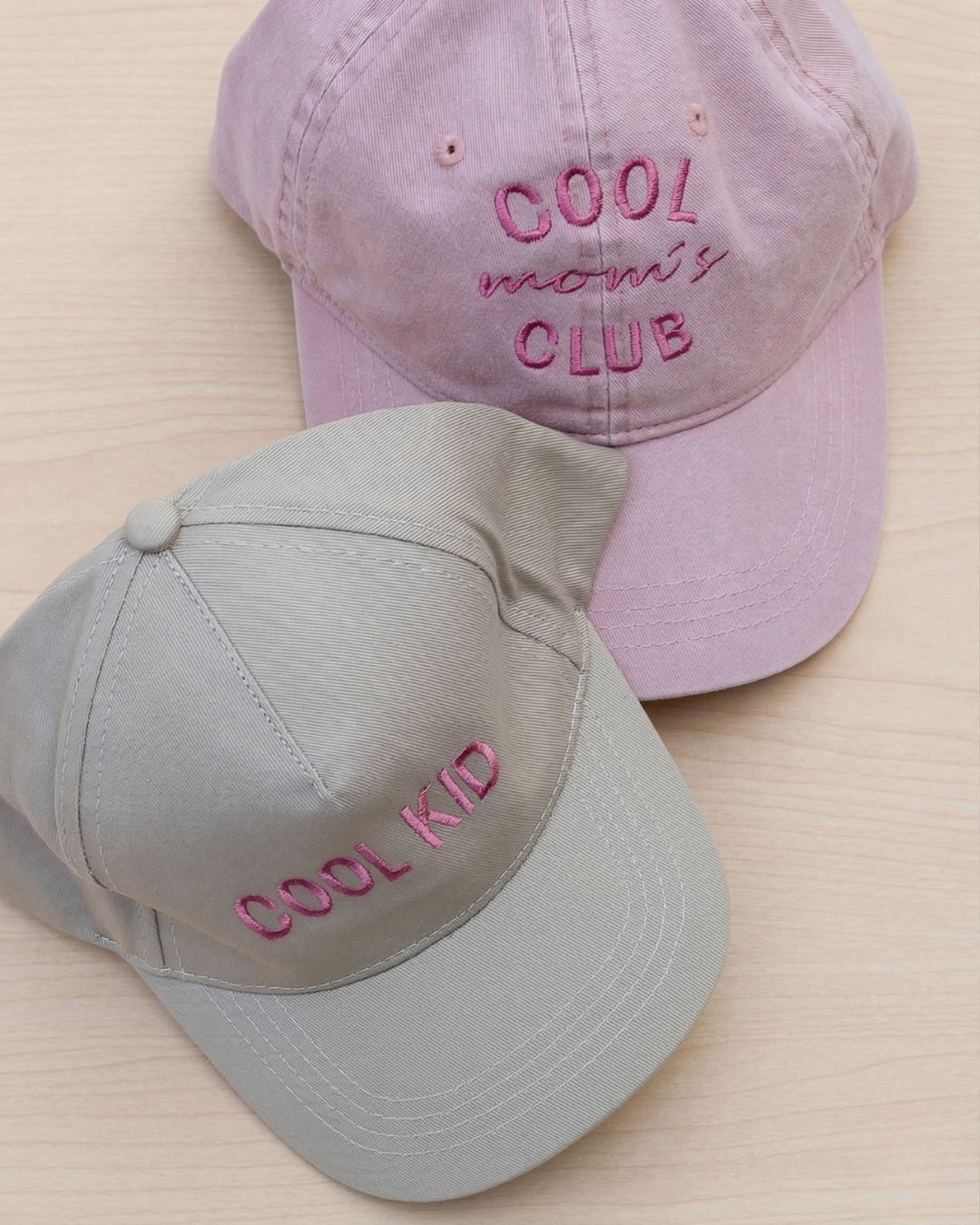 Pack gorras personalizadas Cool Mom's Club y Cool Kid