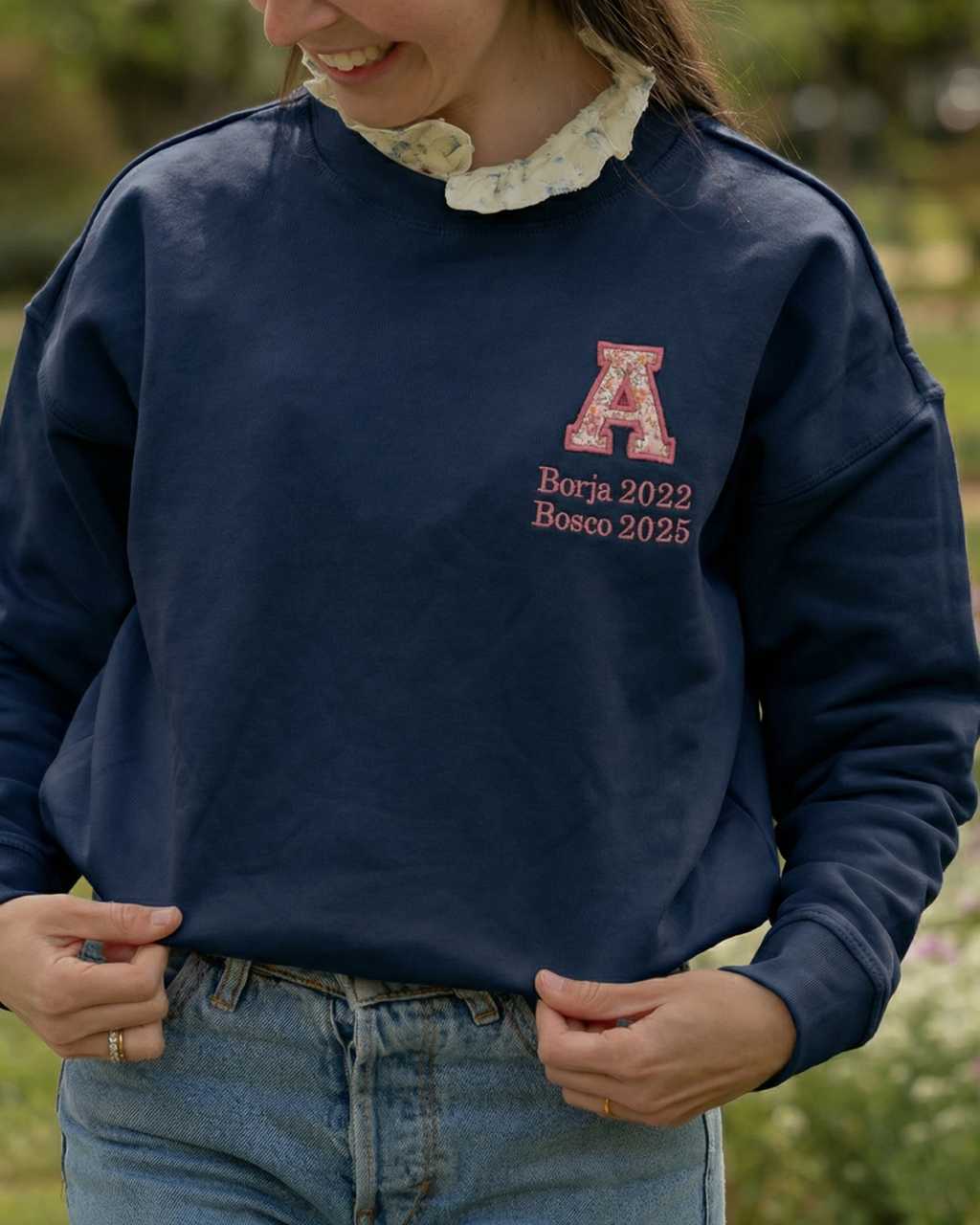 Sudadera Unisex personalizada Inicial Especial Día de la Madre azul marino