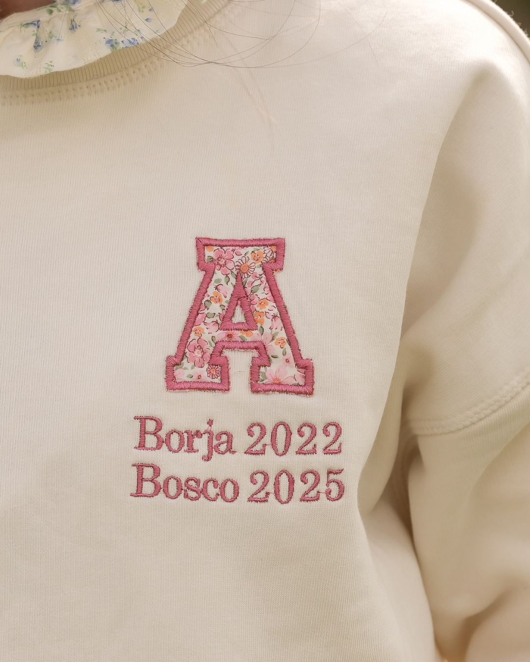 Sudadera personalizada Inicial Especial Día de la Madre beige claro (mujer)