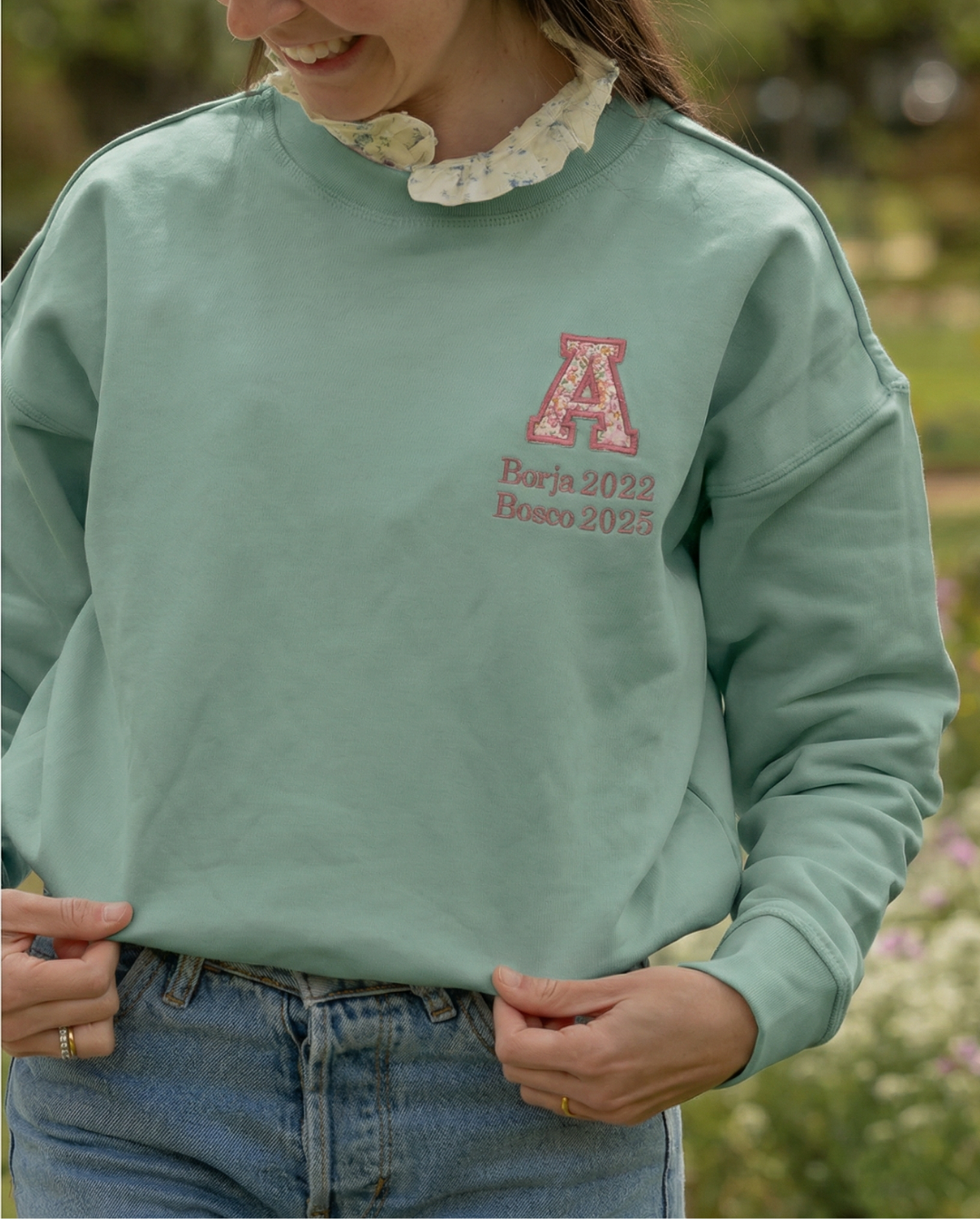 Sudadera Unisex personalizada Inicial Especial Día de la Madre verde mint