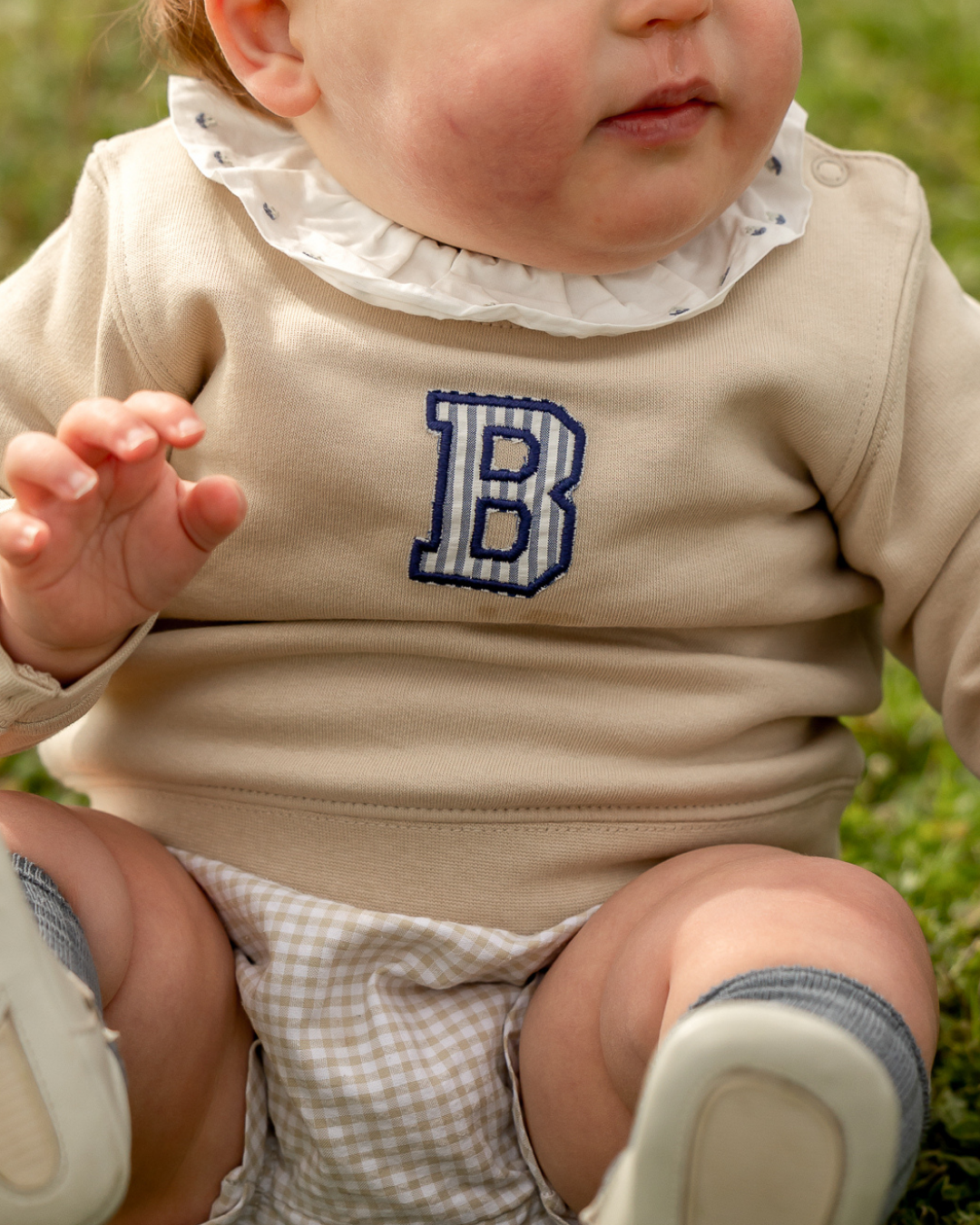 Sudadera personalizada Inicial mini beige