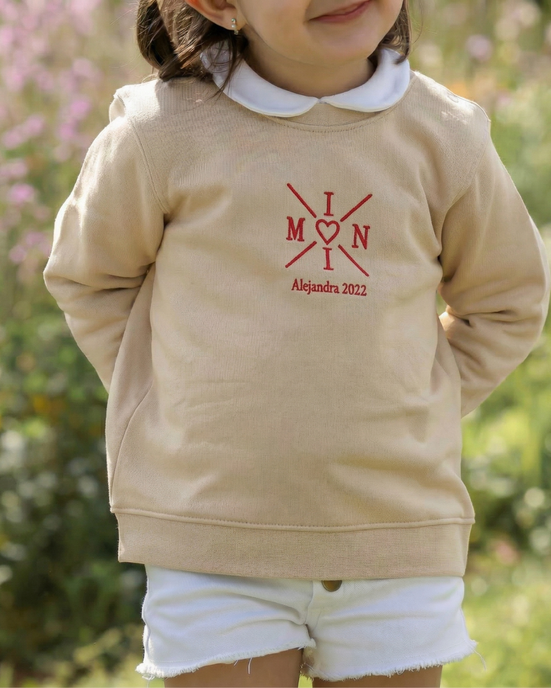 Sudadera personalizada mini cruz corazón beige