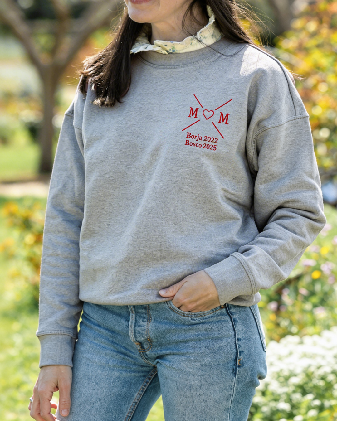 Sudadera Unisex personalizada MOM cruz corazón Gris