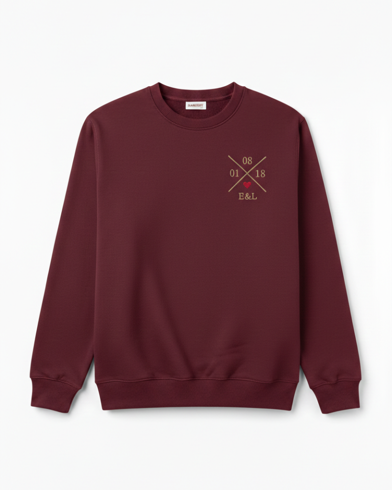 Sudadera granate unisex vista frontal, personalizada y corazón granate en pecho izquierdo