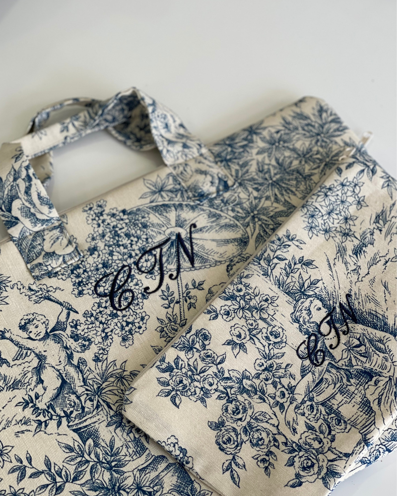 Personalized blue Toile de jouy cover with handles