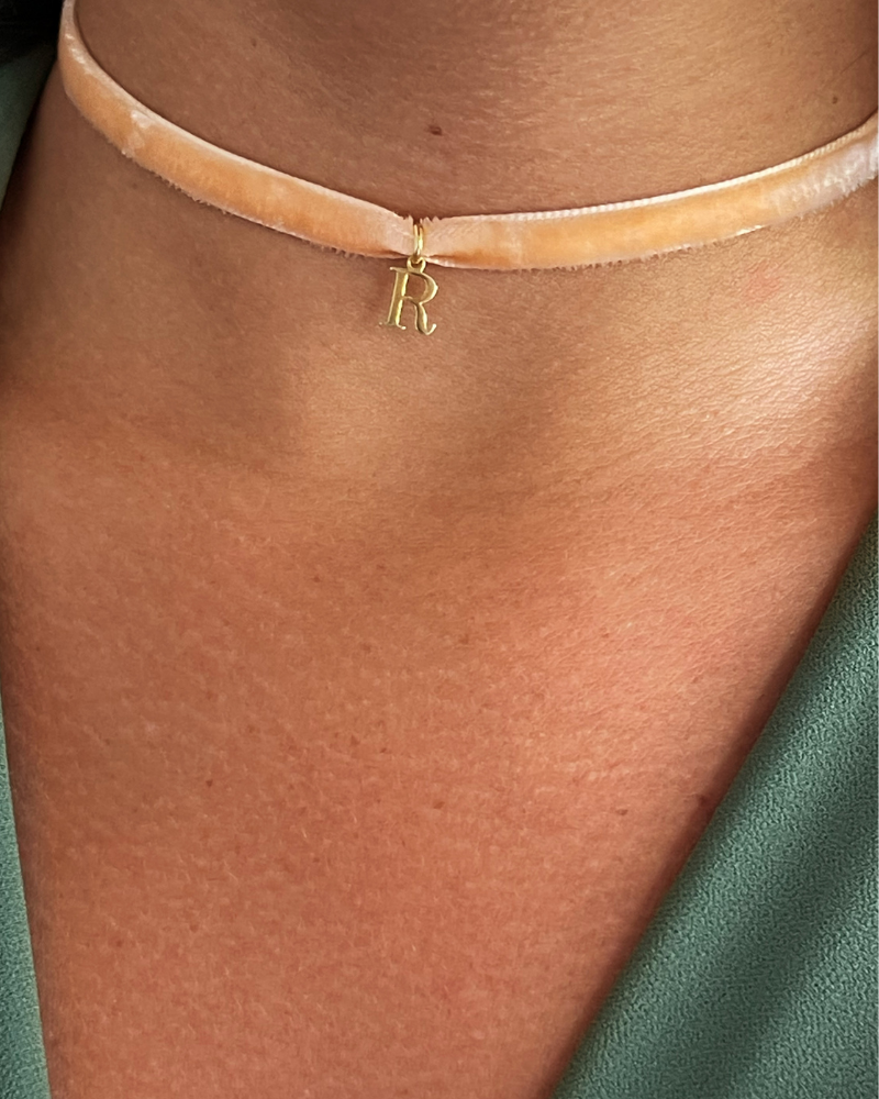 Choker Velvet Inicial lisa