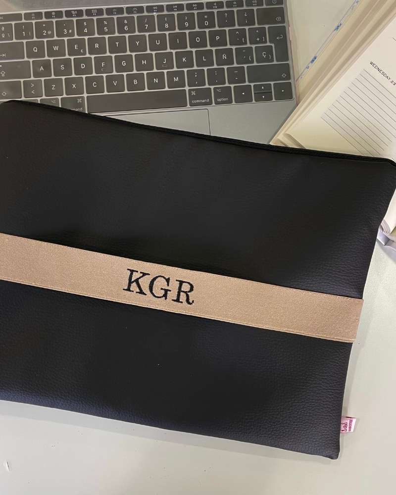 Funda personalizada Karla