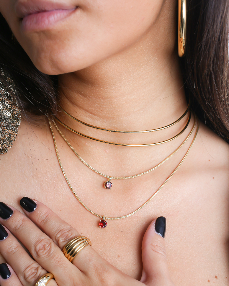 Collar Amuleto Granate Gold